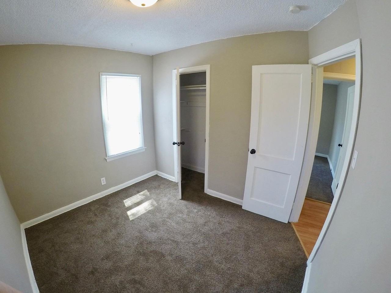 675 28th St - Photo 3 of 3