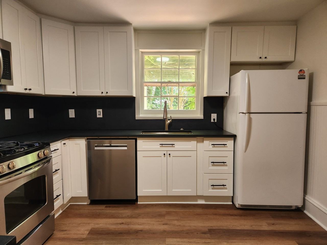 1505 Eastland Rd Se - Photo 4 of 19