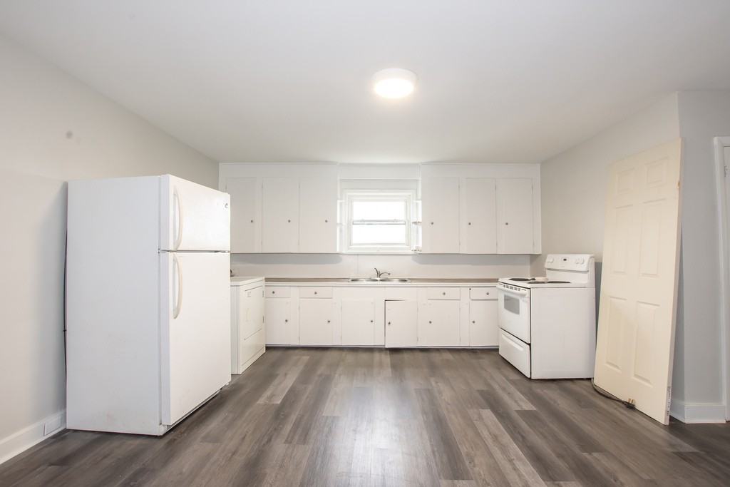 363 Alberta Street - Photo 4 of 15