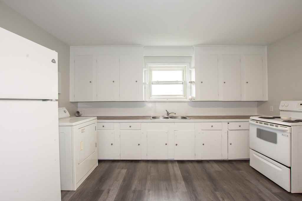 363 Alberta Street - Photo 5 of 15