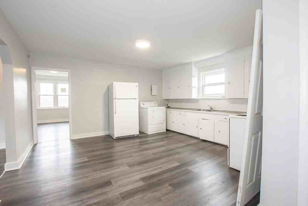 363 Alberta Street - Photo 7 of 15