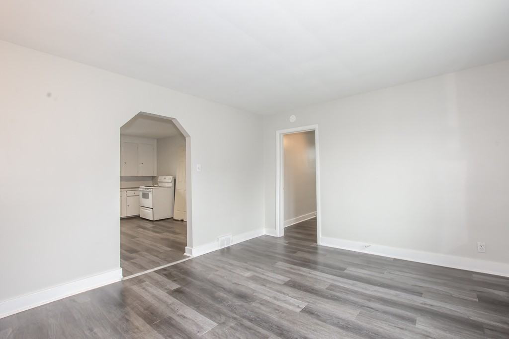 363 Alberta Street - Photo 3 of 15