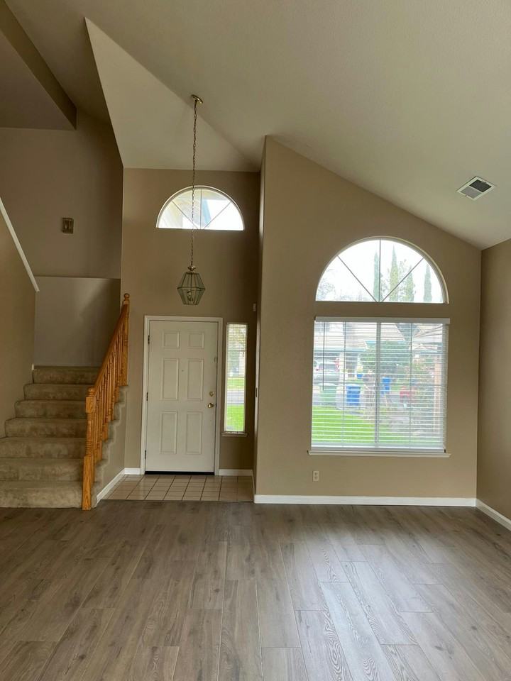 10191 Gatemont Cir - Photo 2 of 10