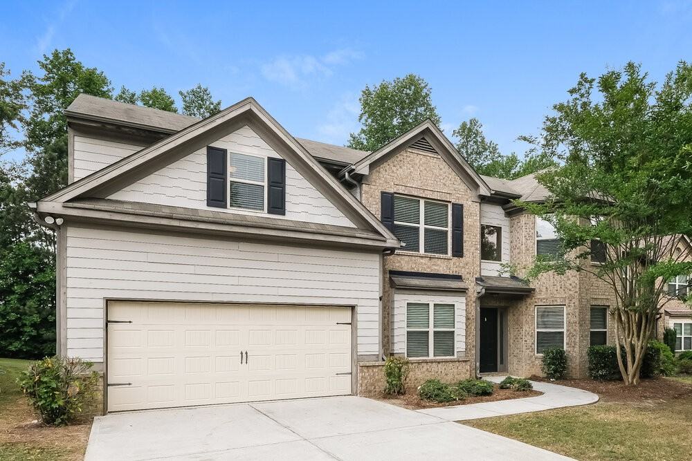 1828 Bridle Rd - Photo 4 of 17