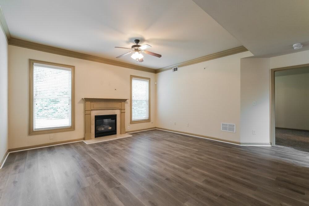 1828 Bridle Rd - Photo 5 of 17