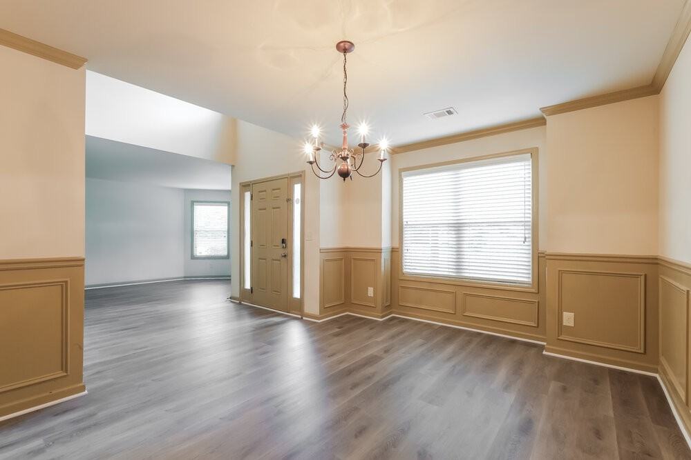 1828 Bridle Rd - Photo 7 of 17