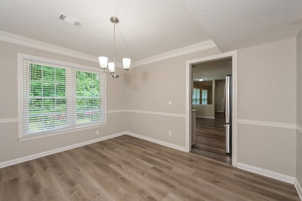 1070 Hunters Creek Ct - Photo 6 of 17