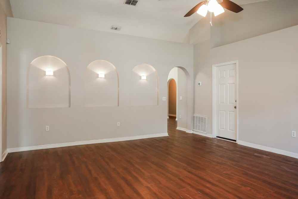 3424 Steelgate Ct - Photo 5 of 16