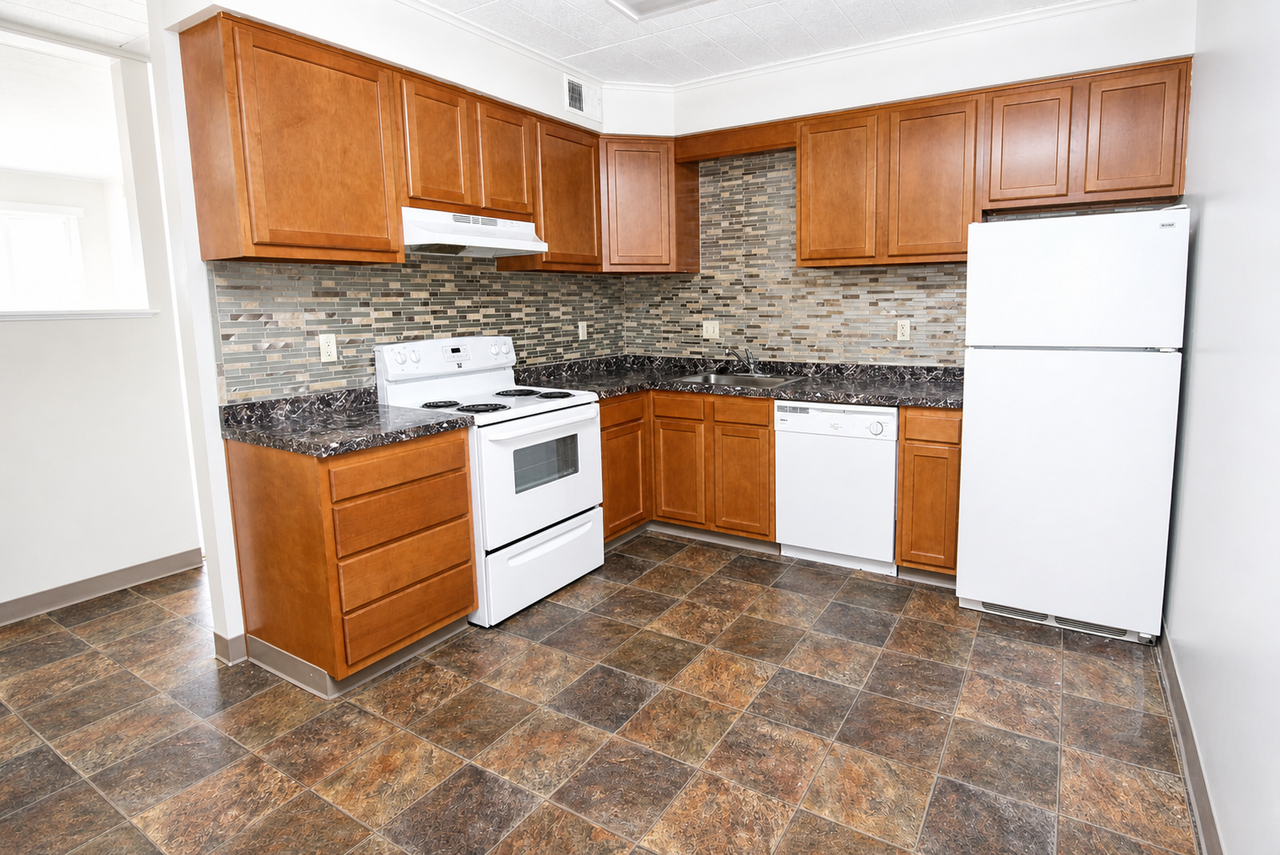 KELLY STREET APARTMENTS -- 100 - Photo 6 of 9