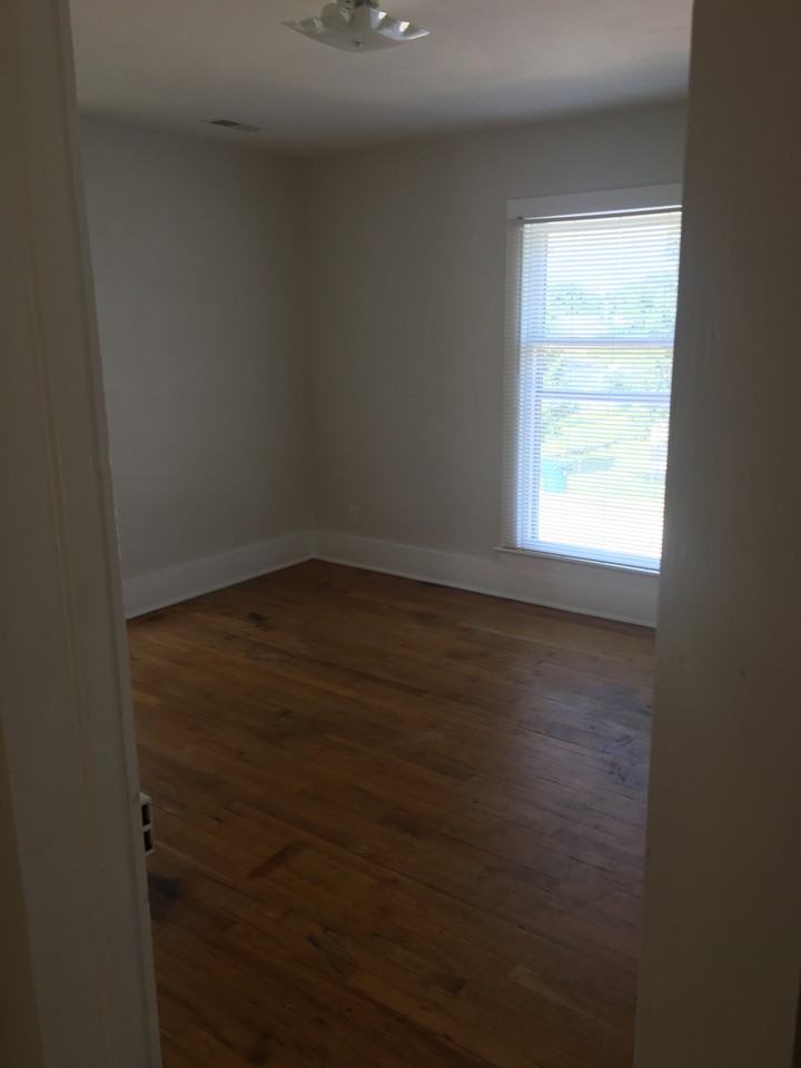 505 S Roney St #505 - Photo 2 of 10