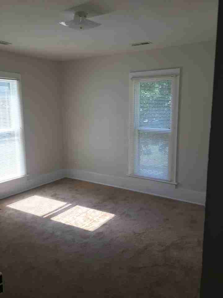 505 S Roney St #505 - Photo 3 of 10