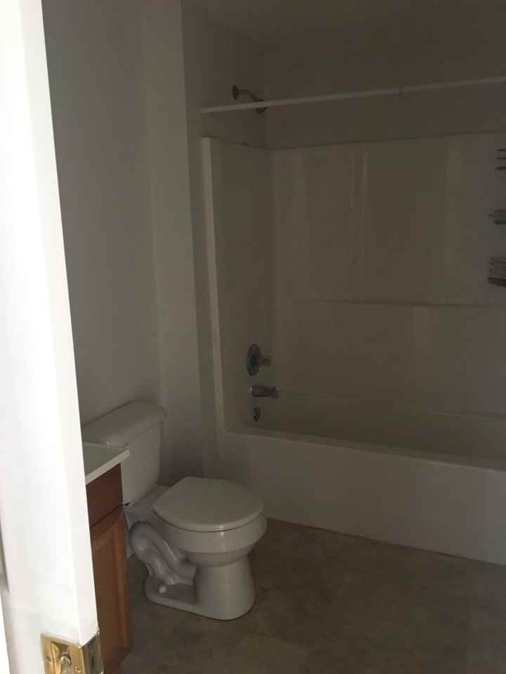 505 S Roney St #505 - Photo 5 of 10