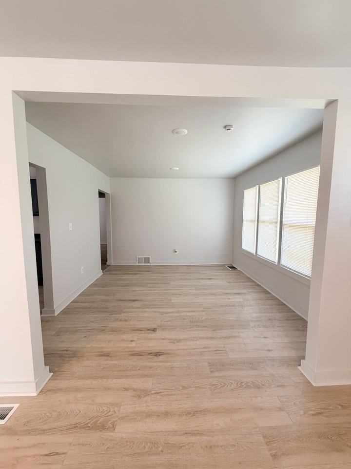 13395 Maiden St #1 - Photo 3 of 14