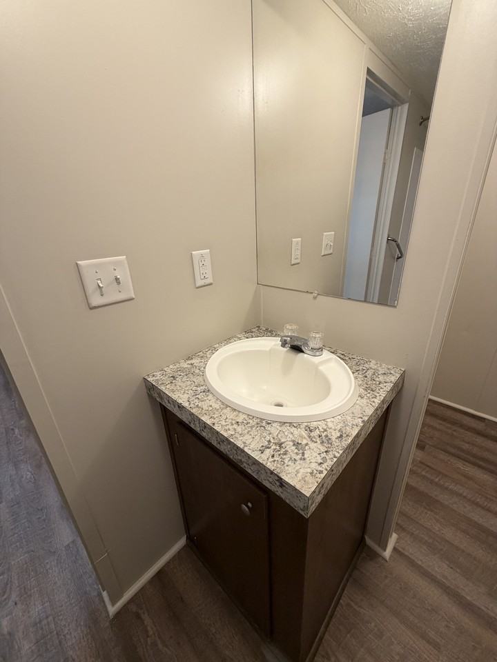 130 Longview Dr - Photo 7 of 12