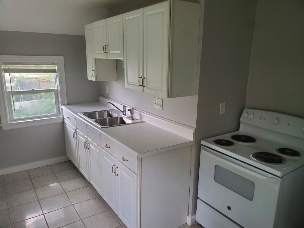 318 Lincoln Way East - Photo 4 of 12