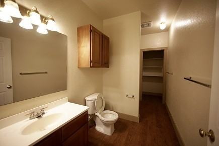 Retama Vista Apartments - Photo 4 of 49