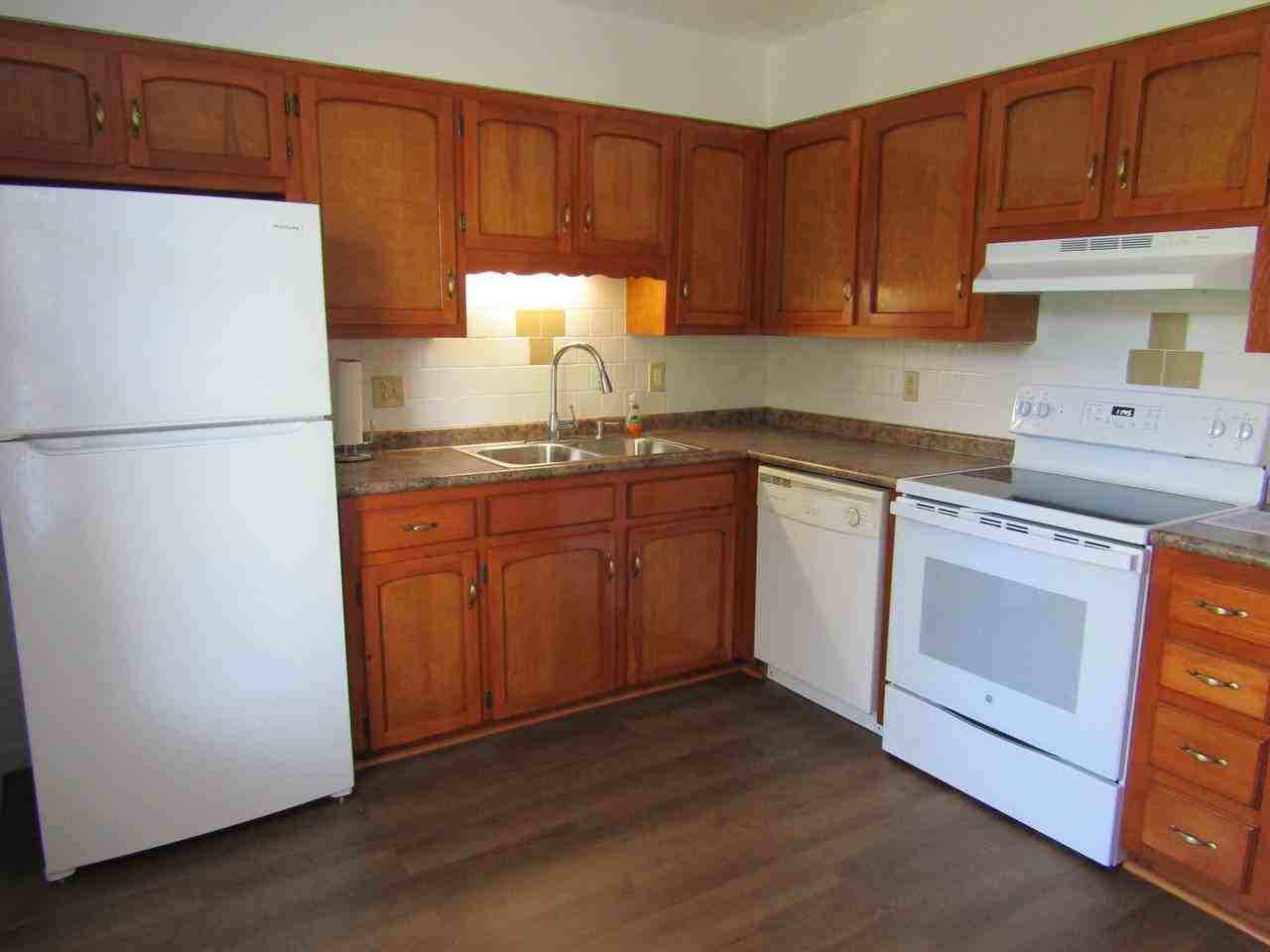 144 Mason Street - Photo 5 of 10
