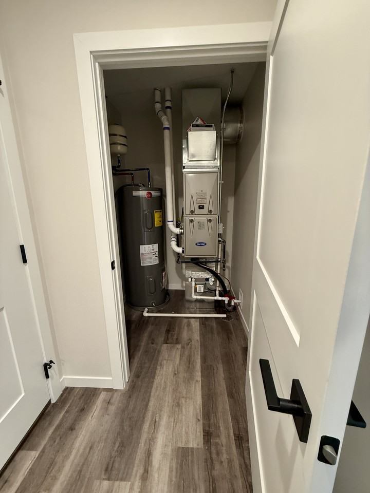516 Cottage Avenue - Photo 3 of 22