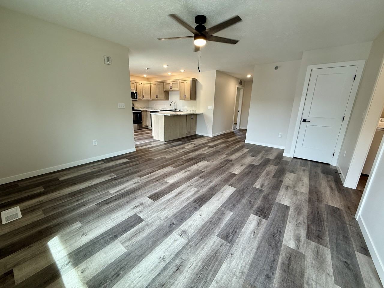 516 Cottage Avenue - Photo 5 of 22