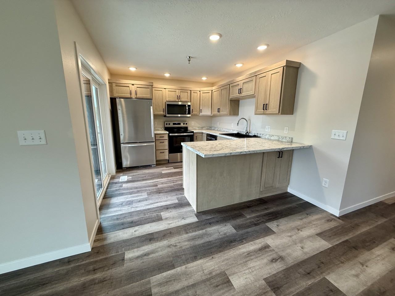 516 Cottage Avenue - Photo 7 of 22