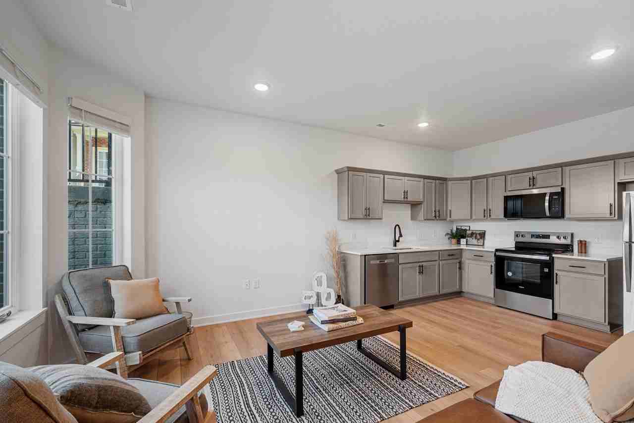 1115 Sw 11th St #1 - Photo 2 of 30