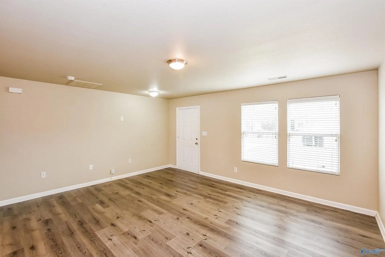 129 Farmington Dr #1 - Photo 2 of 14