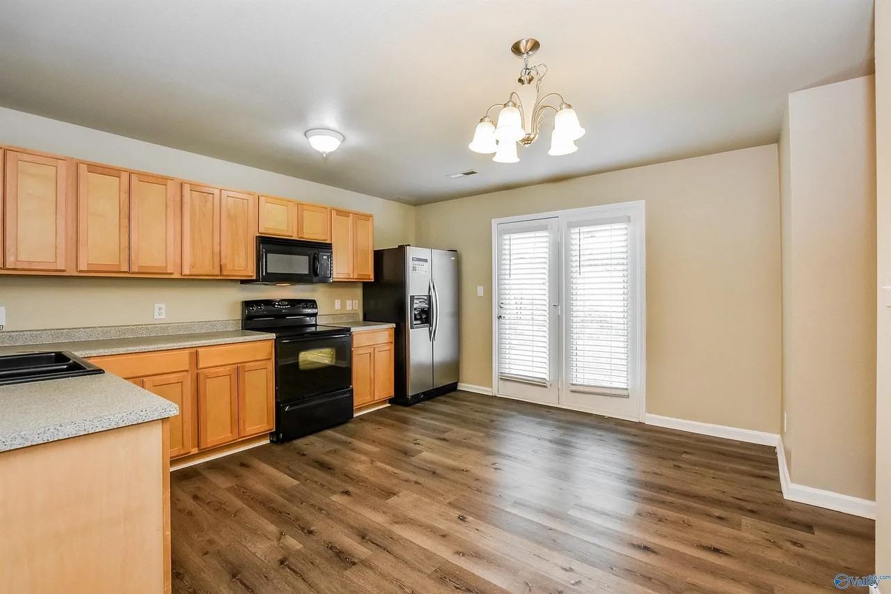 129 Farmington Dr #1 - Photo 4 of 14