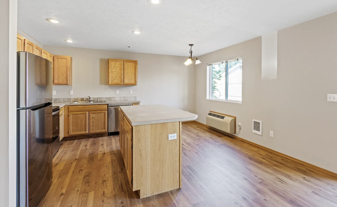 403 South Eastern Road - Photo 3 of 19