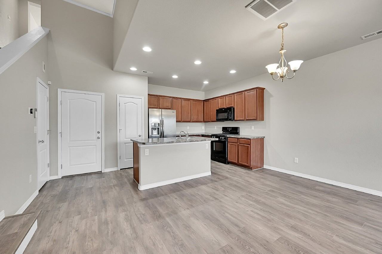 8884 White Prairie Vw - Photo 3 of 34