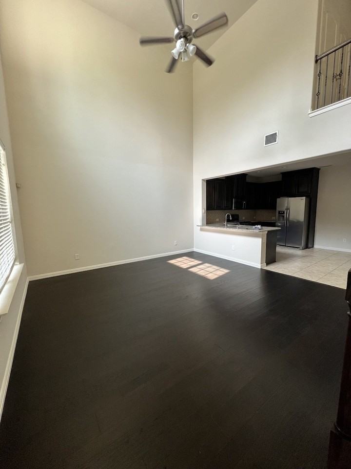 532 S Greenville Ave - Photo 2 of 12
