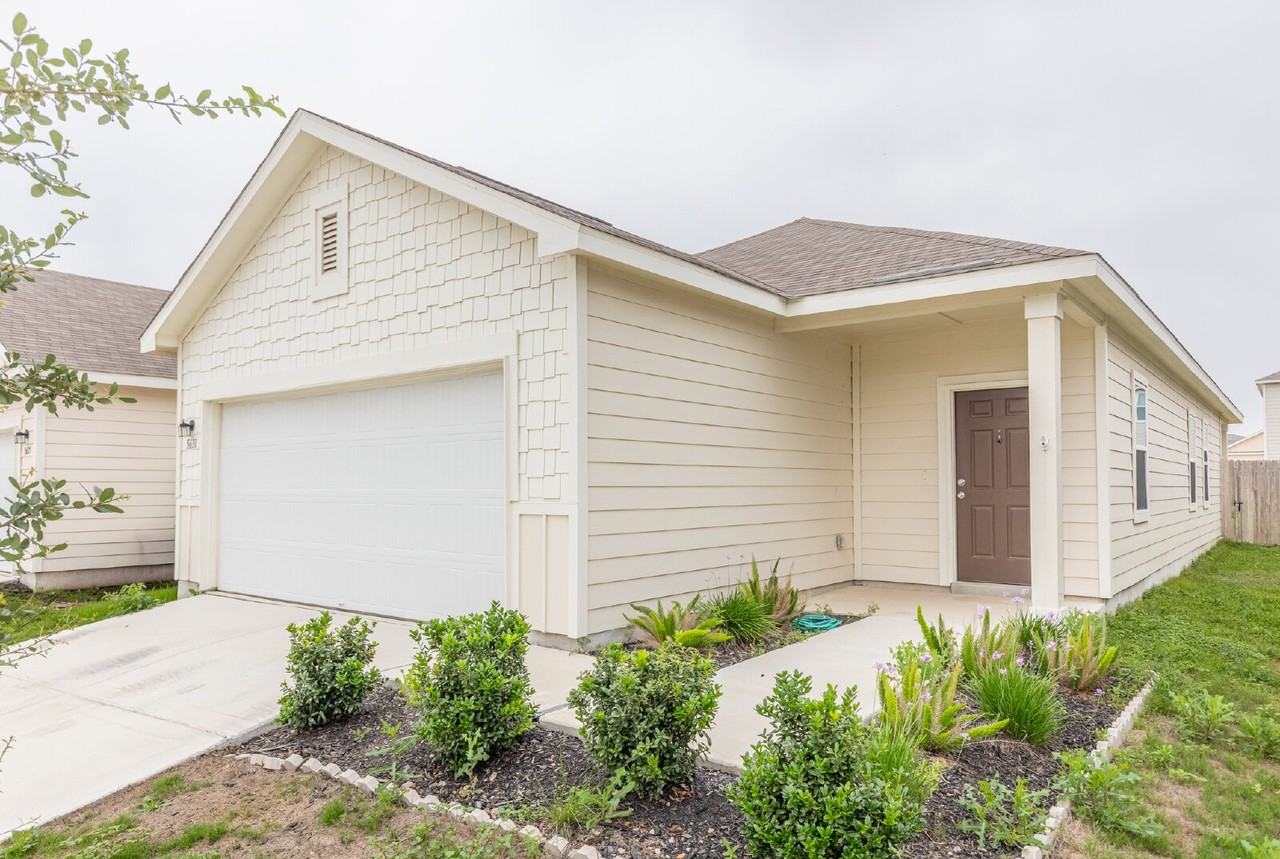 5631 Pearl Mdw - Photo 2 of 31
