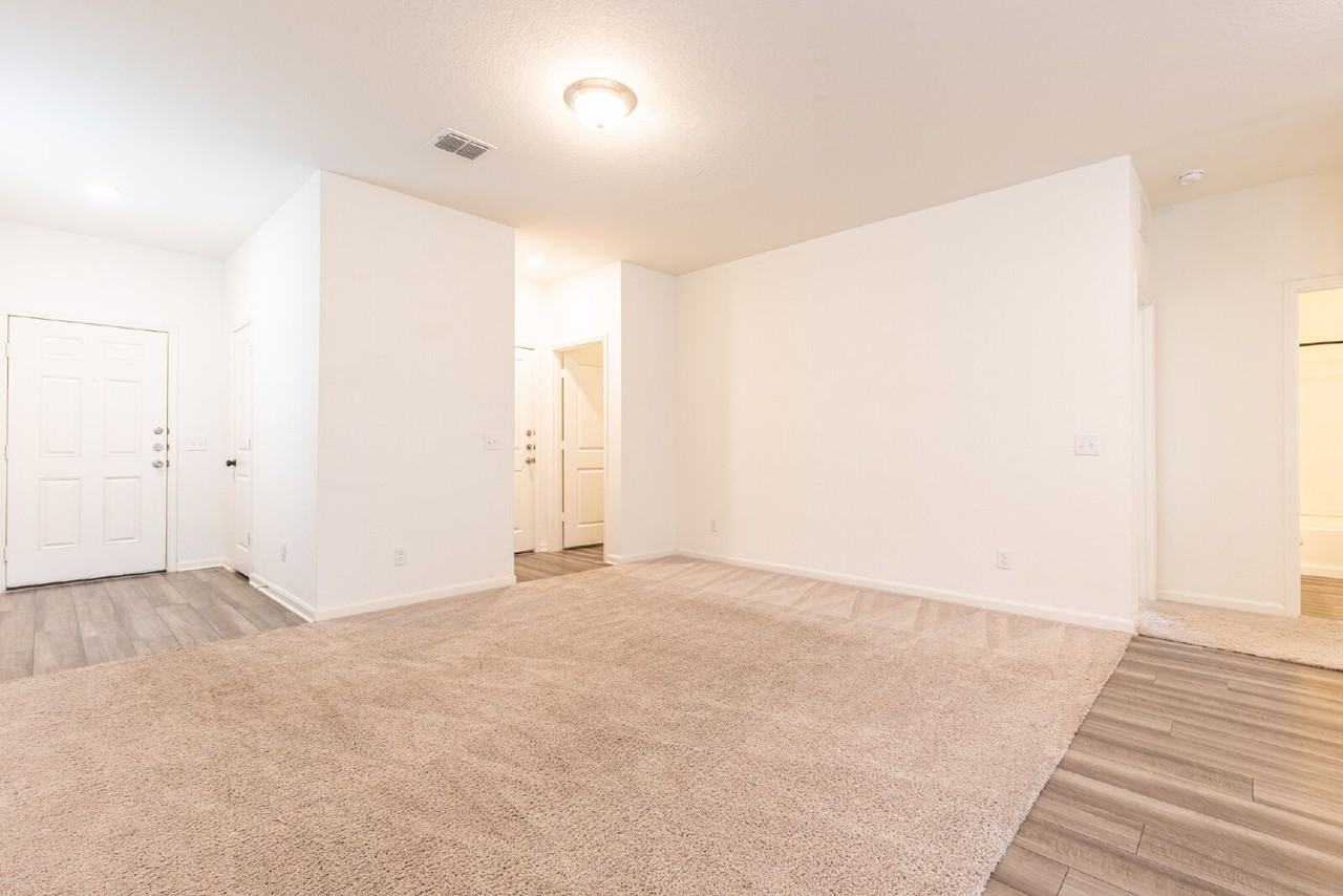 5631 Pearl Mdw - Photo 5 of 31