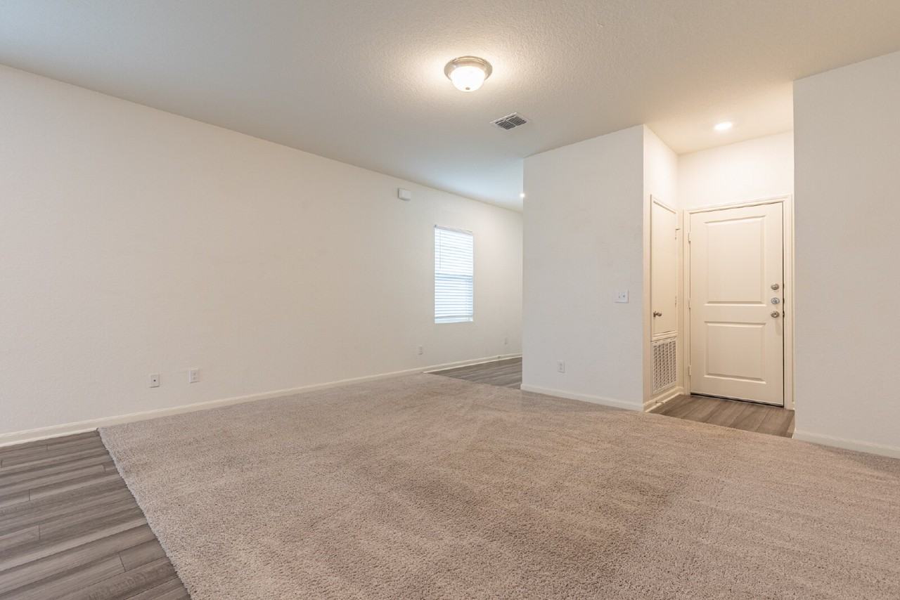 5631 Pearl Mdw - Photo 6 of 31