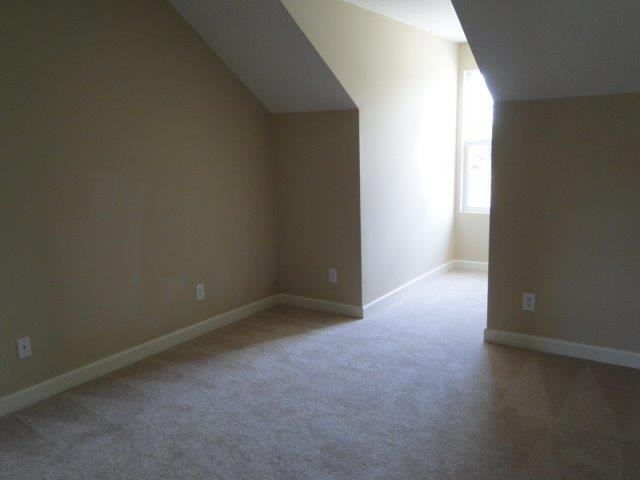 127 Governors Blvd - Photo 7 of 8