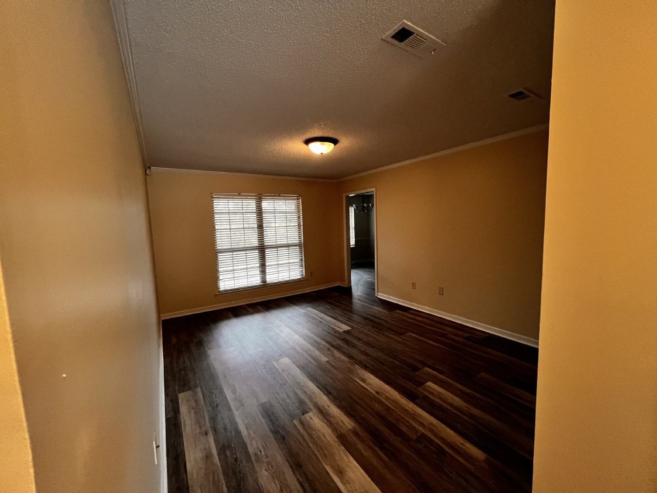 202 Barcalay Ln - Photo 5 of 13