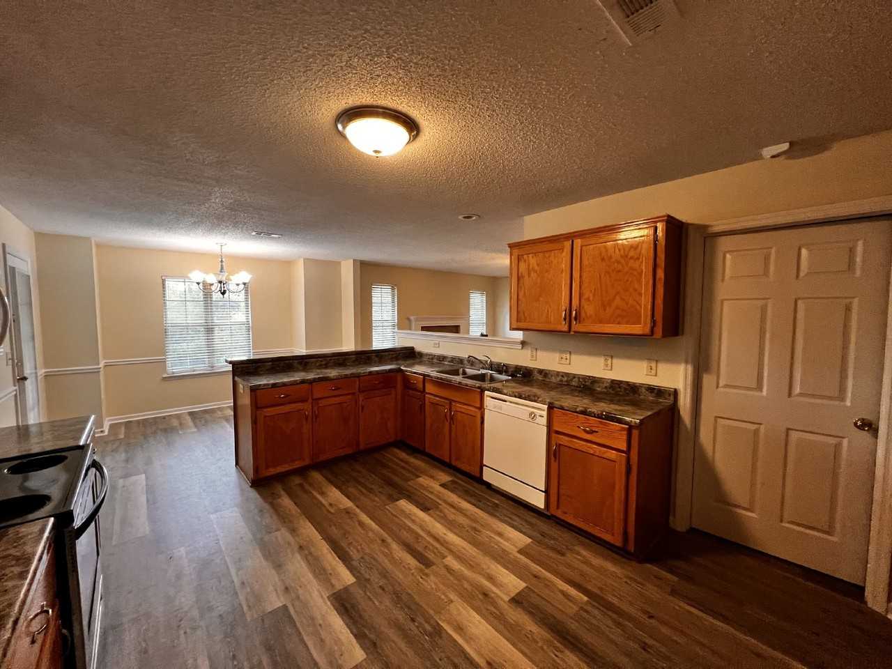 202 Barcalay Ln - Photo 6 of 13