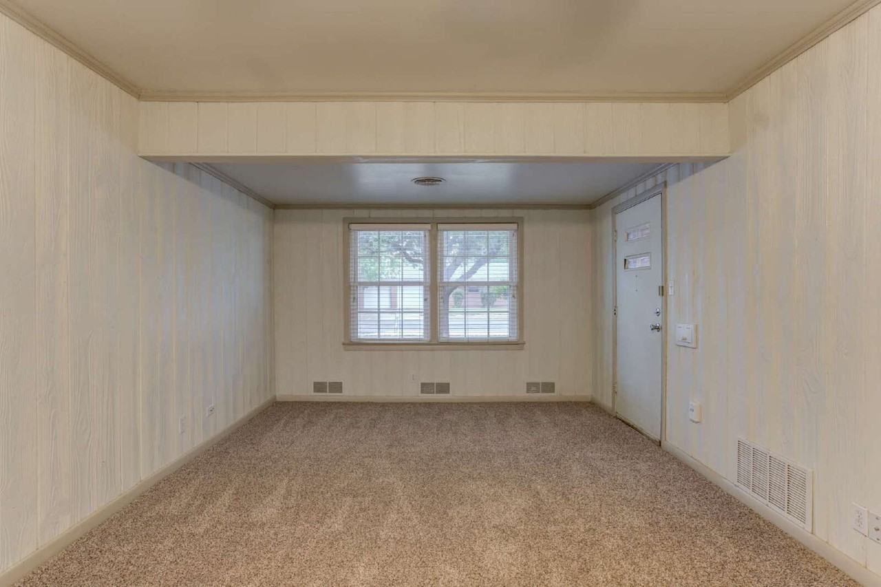 3115 32nd St - Photo 4 of 39
