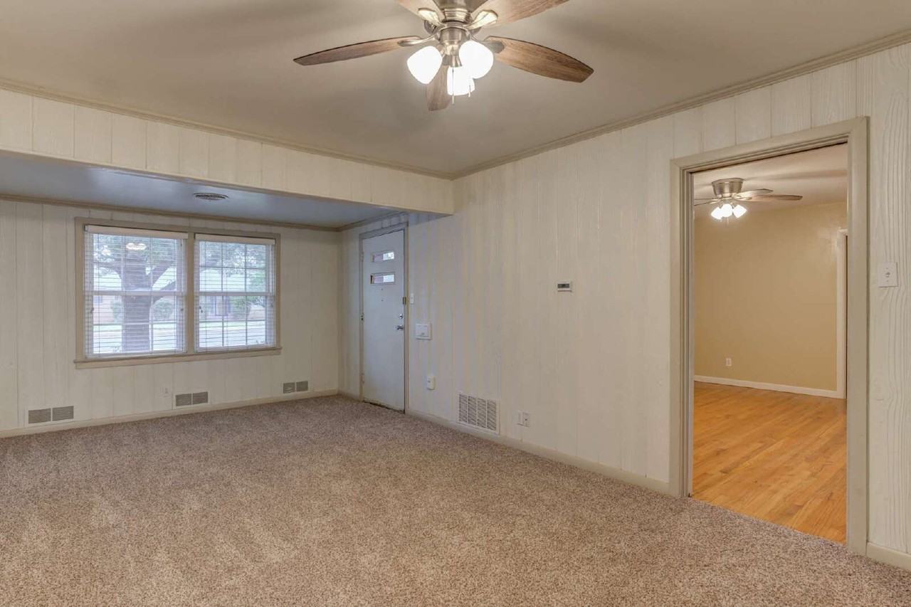 3115 32nd St - Photo 5 of 39