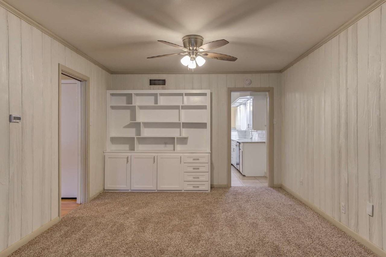 3115 32nd St - Photo 7 of 39