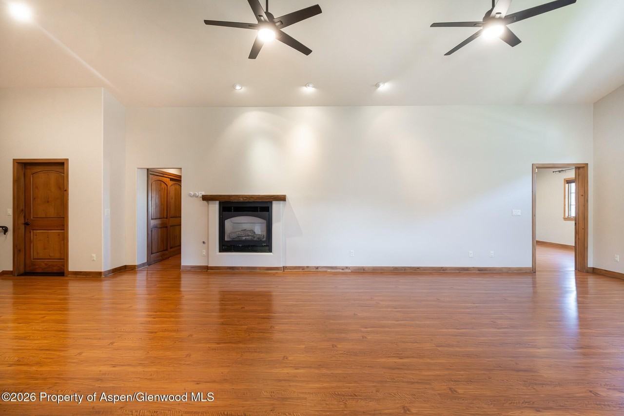 13 Laird Ln - Photo 7 of 46