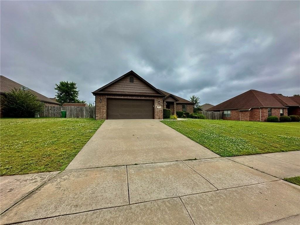 441 Sorrento Dr - Photo 2 of 32