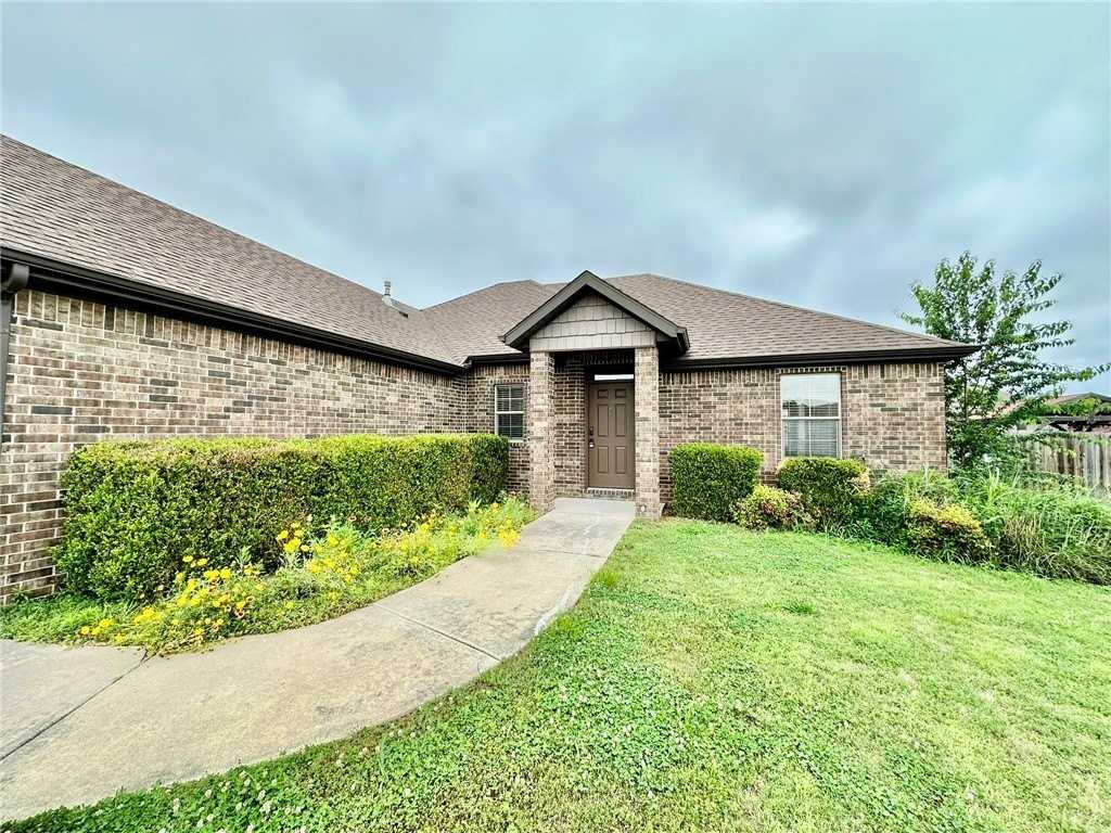 441 Sorrento Dr - Photo 3 of 32