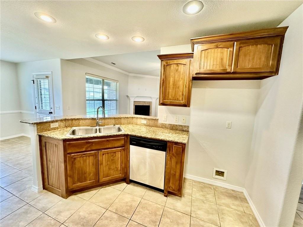 441 Sorrento Dr - Photo 6 of 21