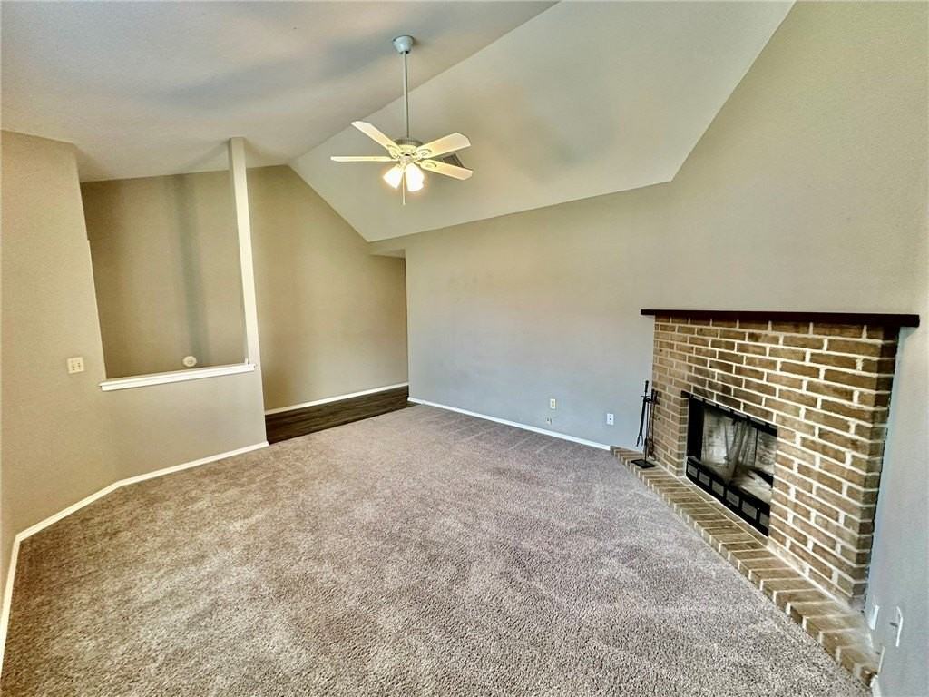 2437 W Gum St - Photo 4 of 20