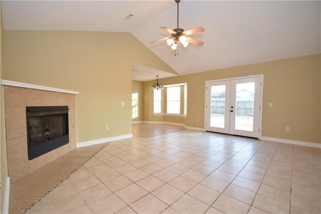 2305 Sw Choctaw St - Photo 3 of 24