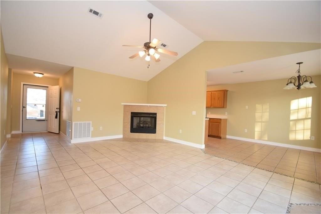 2305 Sw Choctaw St - Photo 5 of 24