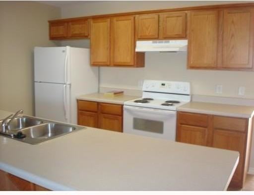 811 Meadowlands Dr - Photo 3 of 4