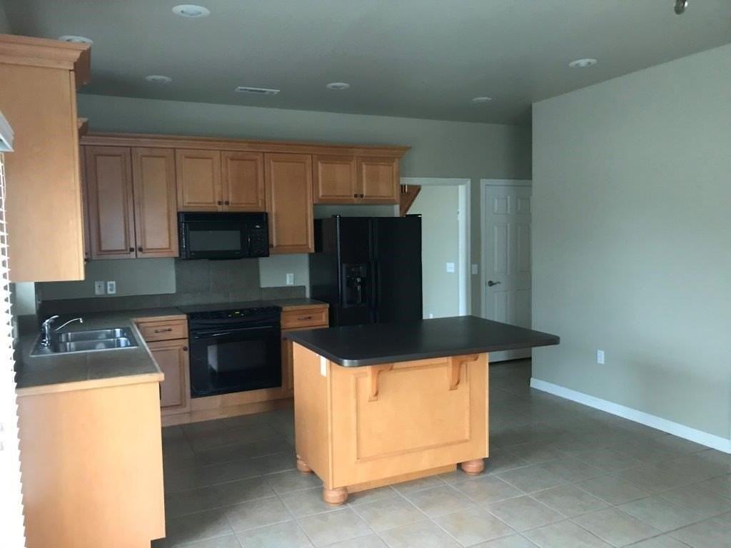 2506 Greensway Road - Photo 5 of 10