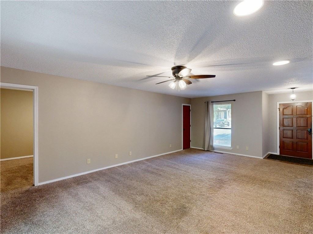 1275 N Gregg Ave - Photo 7 of 47