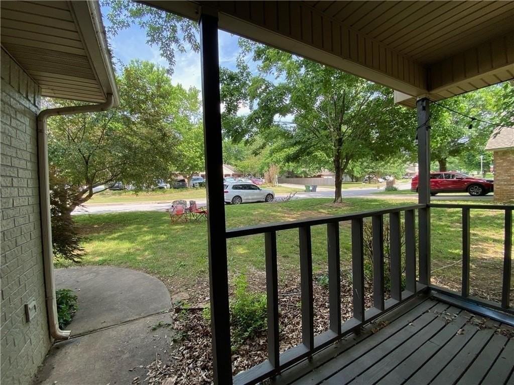 1863 N Hunters Rdg - Photo 5 of 25